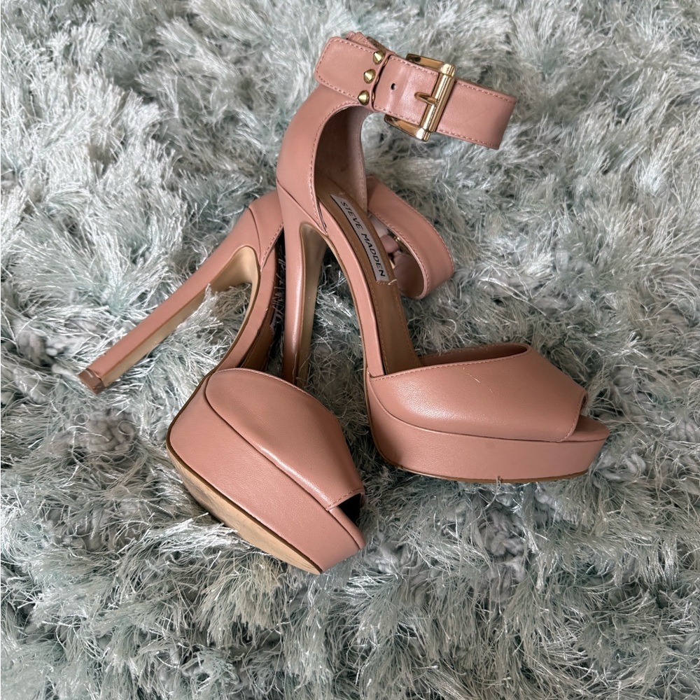 Steve Madden Peep Toe Pumps